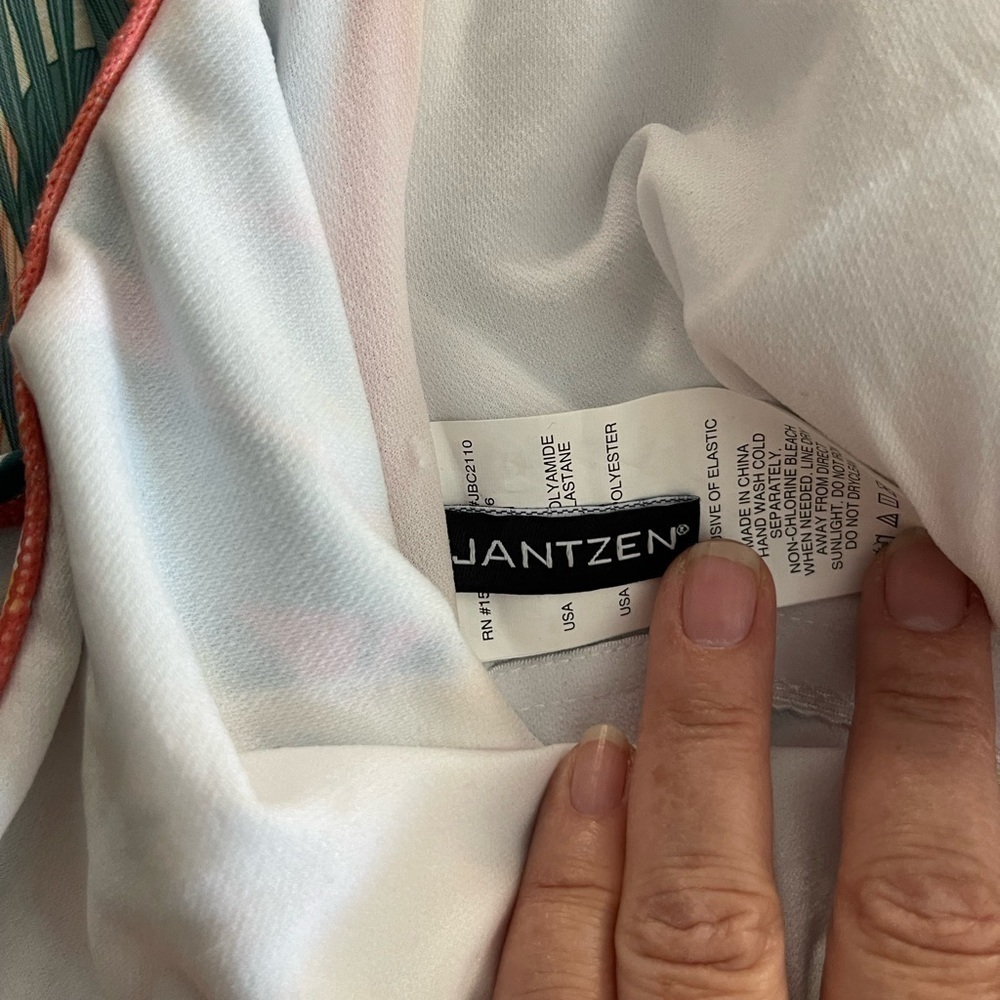 Jantzen Women’s Rainforest One Shoulder One Piece Floral Swimsuit Size: 16 - Picture 11 of 12